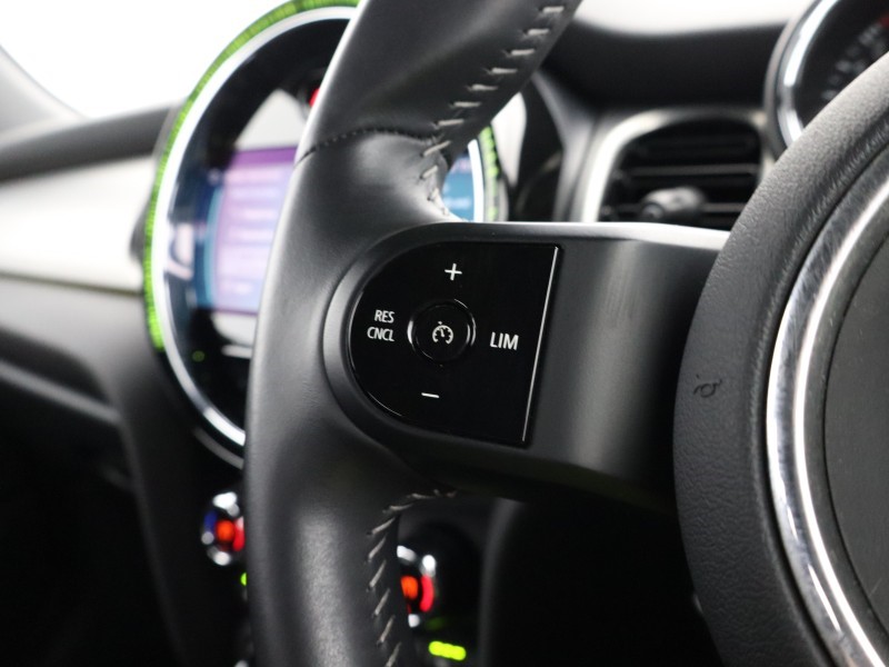 2022 (72) MINI HATCHBACK 1.5 Cooper Exclusive 5dr Auto 5194137