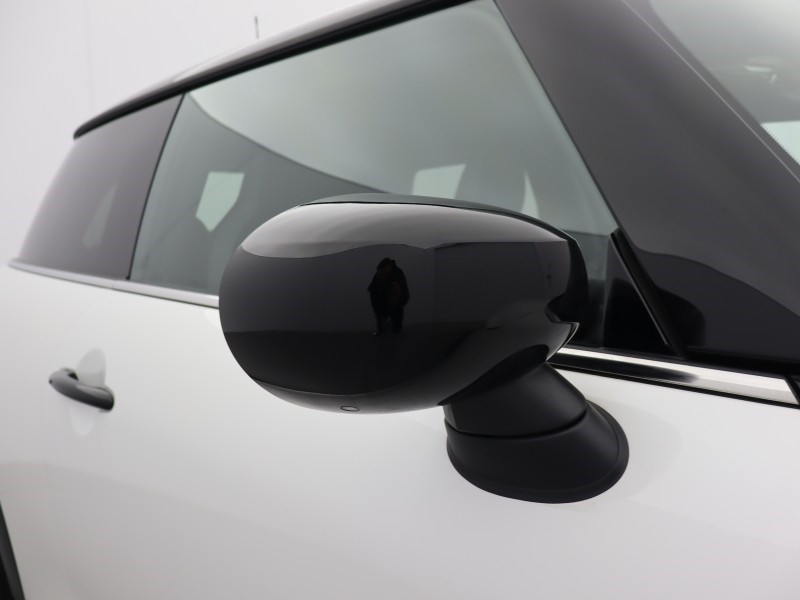 2024 (73) MINI HATCHBACK 1.5 Cooper Sport Premium 3dr Auto 5037869