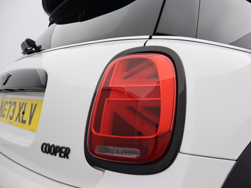 2024 (73) MINI HATCHBACK 1.5 Cooper Sport Premium 3dr Auto 5037871