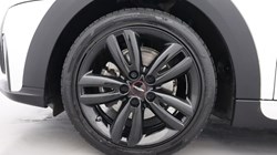 2024 (73) MINI HATCHBACK 1.5 Cooper Sport Premium 3dr Auto 5037868