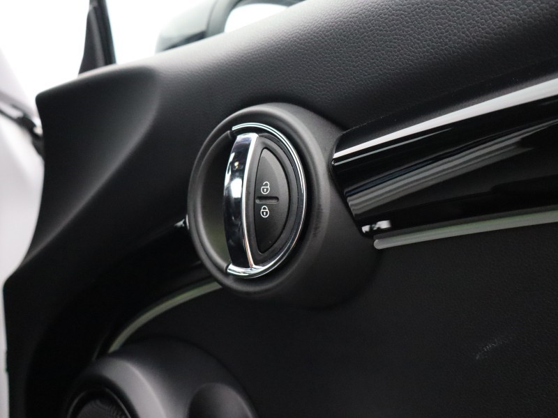 2024 (73) MINI HATCHBACK 1.5 Cooper Sport Premium 3dr Auto 5037876