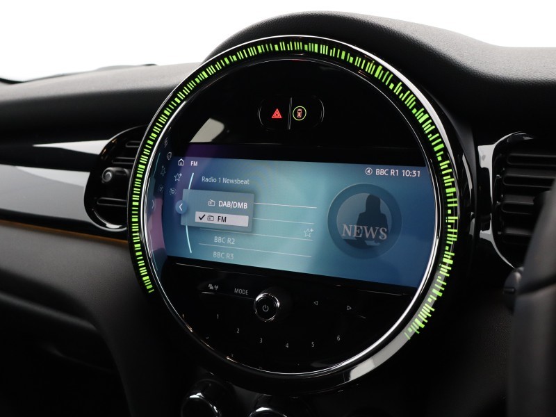 2024 (73) MINI HATCHBACK 1.5 Cooper Sport Premium 3dr Auto 5037895