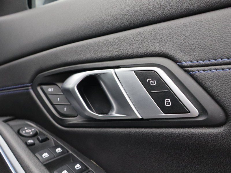 2023 (73) BMW 3 SERIES 320i M Sport 4dr Step Auto 5183384