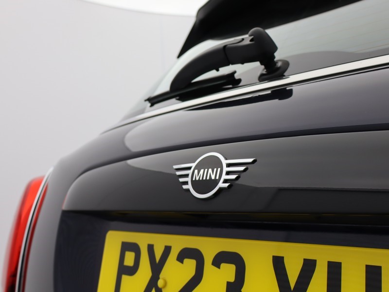 2023 (23) MINI HATCHBACK 1.5 Cooper Exclusive Premium 5dr Auto 5057154