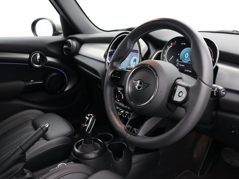 2023 (23) MINI HATCHBACK 1.5 Cooper Exclusive Premium 5dr Auto 5057167