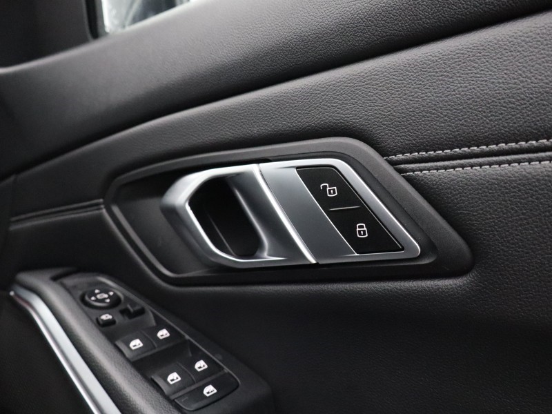 2021 (71) BMW 3 SERIES 318i M Sport 5dr Step Auto 5049710