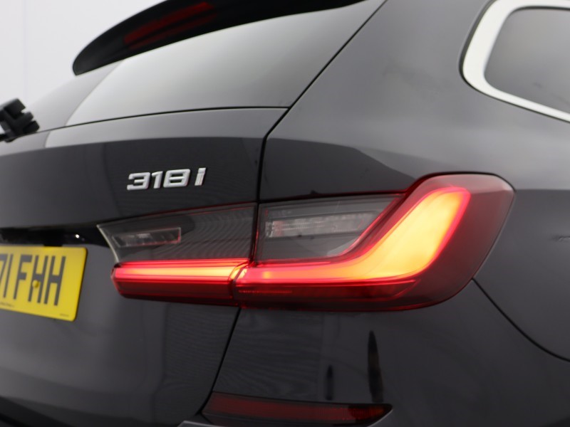 2021 (71) BMW 3 SERIES 318i M Sport 5dr Step Auto 5049681