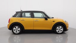 2016 (16) MINI HATCHBACK 1.5 Cooper 5dr 5134820