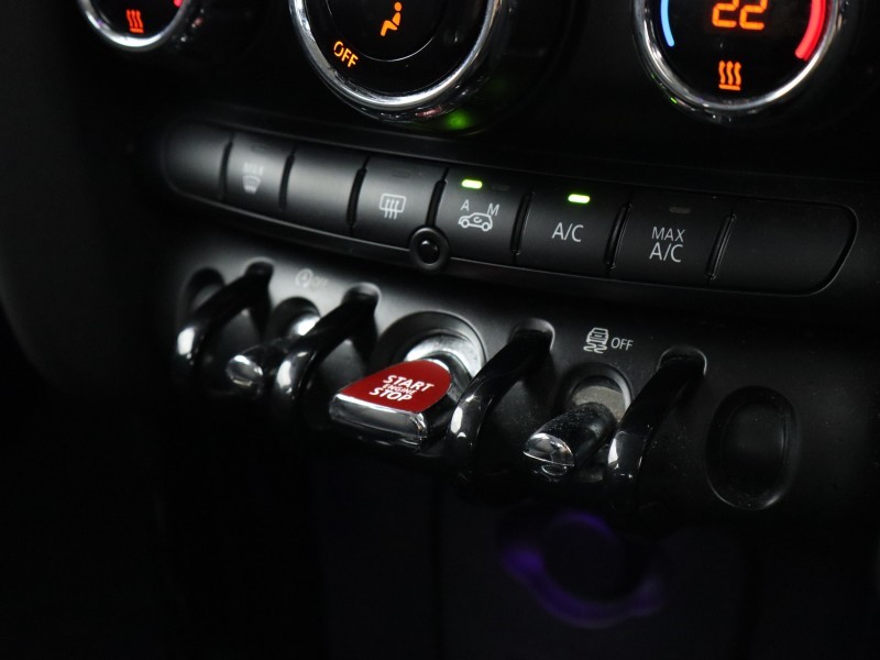 2016 (16) MINI HATCHBACK 1.5 Cooper 5dr 5134854