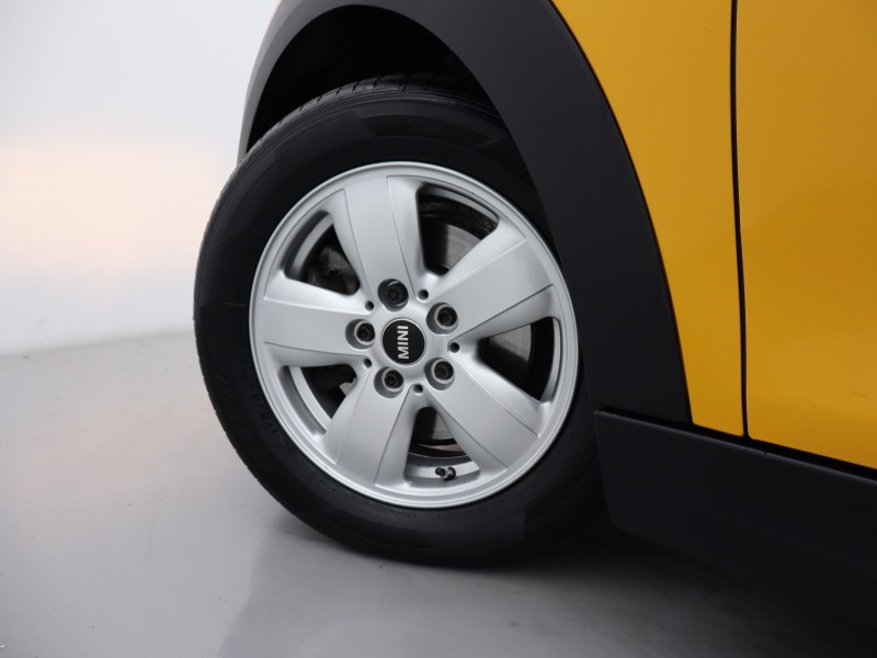 2016 (16) MINI HATCHBACK 1.5 Cooper 5dr 5134863