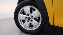 2016 (16) MINI HATCHBACK 1.5 Cooper 5dr 5134863