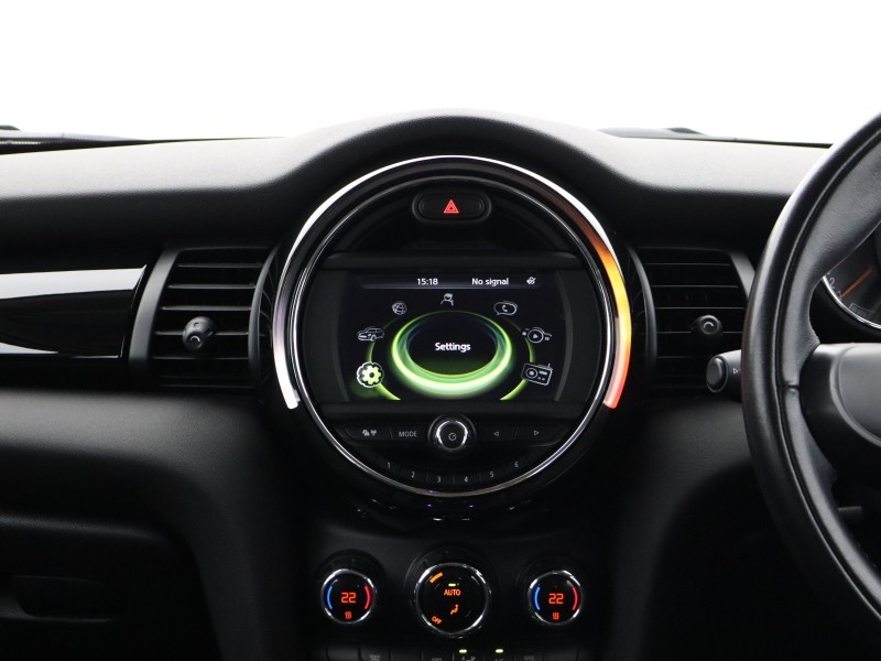 2016 (16) MINI HATCHBACK 1.5 Cooper 5dr 5134868