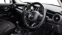 2016 (16) MINI HATCHBACK 1.5 Cooper 5dr 5134836