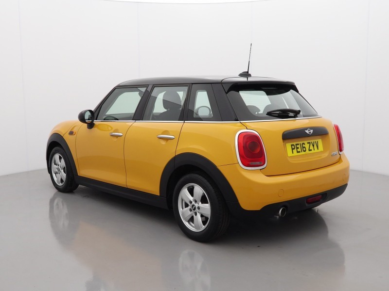 2016 (16) MINI HATCHBACK 1.5 Cooper 5dr