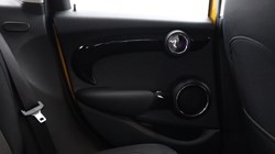 2016 (16) MINI HATCHBACK 1.5 Cooper 5dr 5134834