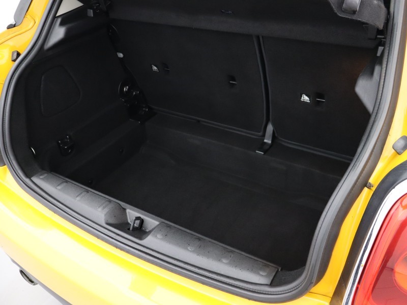 2016 (16) MINI HATCHBACK 1.5 Cooper 5dr 5134826