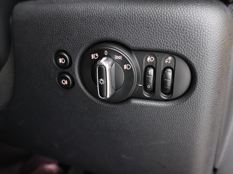 2016 (16) MINI HATCHBACK 1.5 Cooper 5dr 5134860