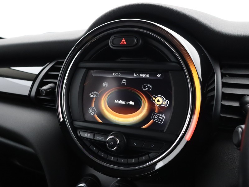 2016 (16) MINI HATCHBACK 1.5 Cooper 5dr 5134841