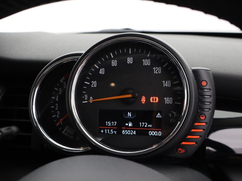 2016 (16) MINI HATCHBACK 1.5 Cooper 5dr 5134861