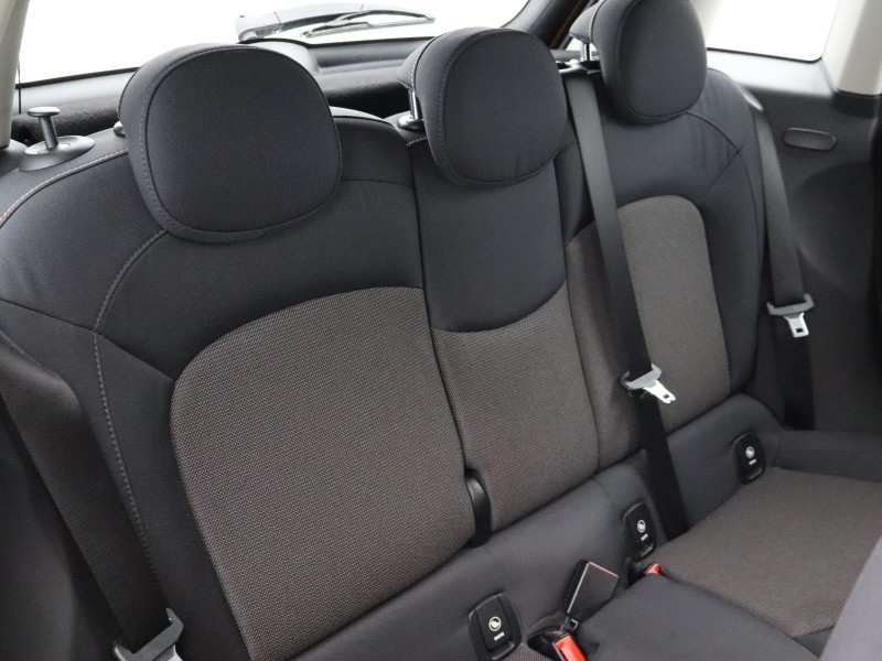 2016 (16) MINI HATCHBACK 1.5 Cooper 5dr 5134832