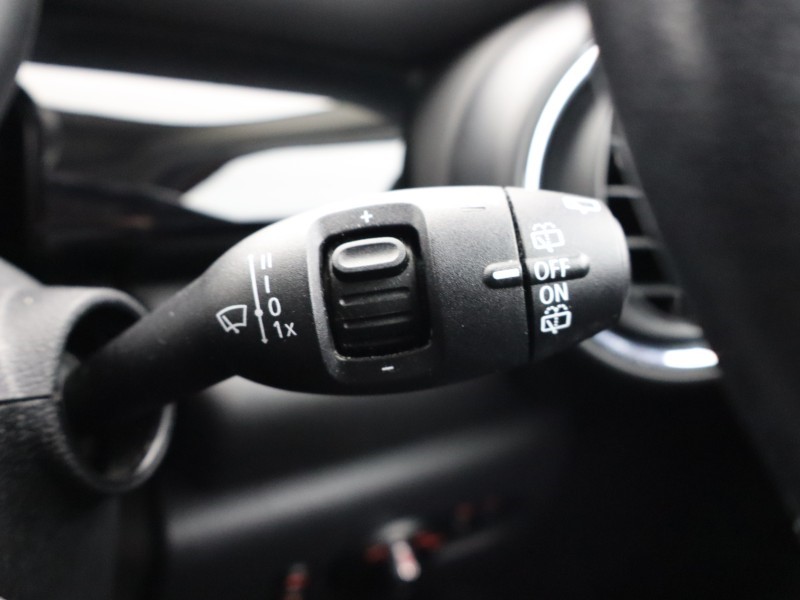 2016 (16) MINI HATCHBACK 1.5 Cooper 5dr 5134855