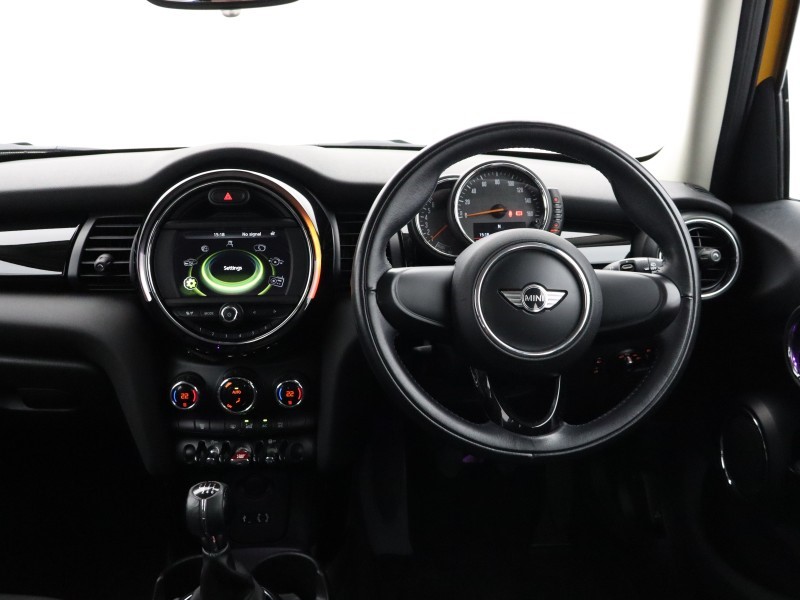 2016 (16) MINI HATCHBACK 1.5 Cooper 5dr 5134865