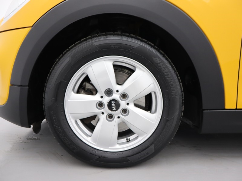 2016 (16) MINI HATCHBACK 1.5 Cooper 5dr 5134827