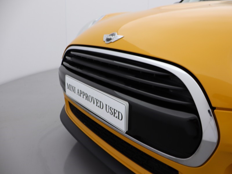 2016 (16) MINI HATCHBACK 1.5 Cooper 5dr 5134829