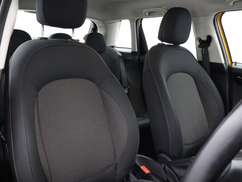 2016 (16) MINI HATCHBACK 1.5 Cooper 5dr 5134837