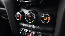 2016 (16) MINI HATCHBACK 1.5 Cooper 5dr 5134853