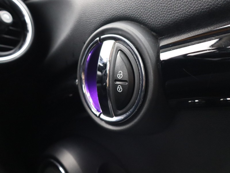 2016 (16) MINI HATCHBACK 1.5 Cooper 5dr 5134857