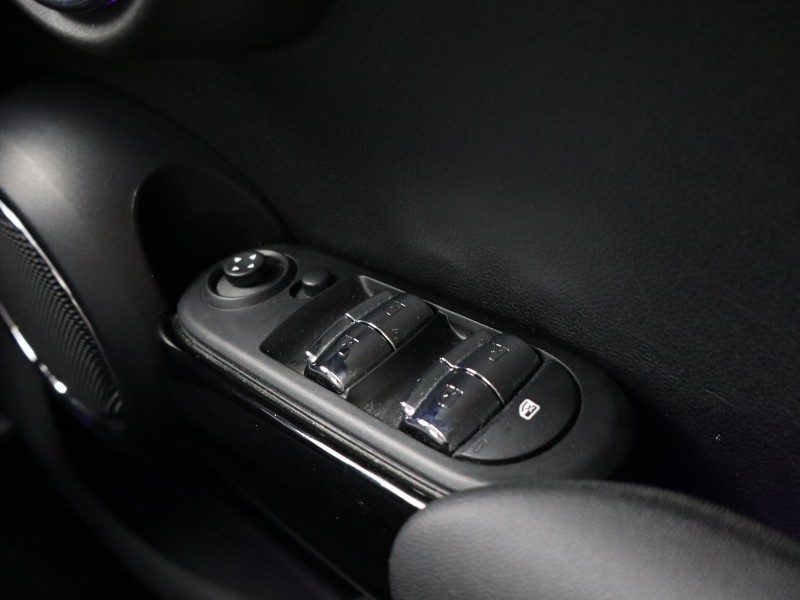 2016 (16) MINI HATCHBACK 1.5 Cooper 5dr 5134858