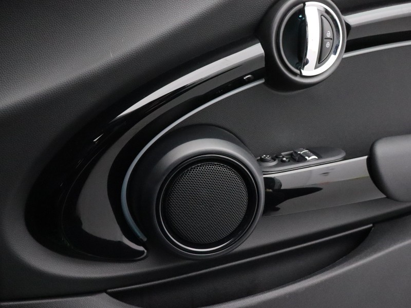 2024 (73) MINI HATCHBACK 1.5 Cooper Sport Premium 3dr Auto 5048213