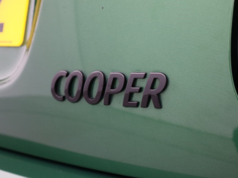 2024 (73) MINI HATCHBACK 1.5 Cooper Sport Premium 3dr Auto 5048192