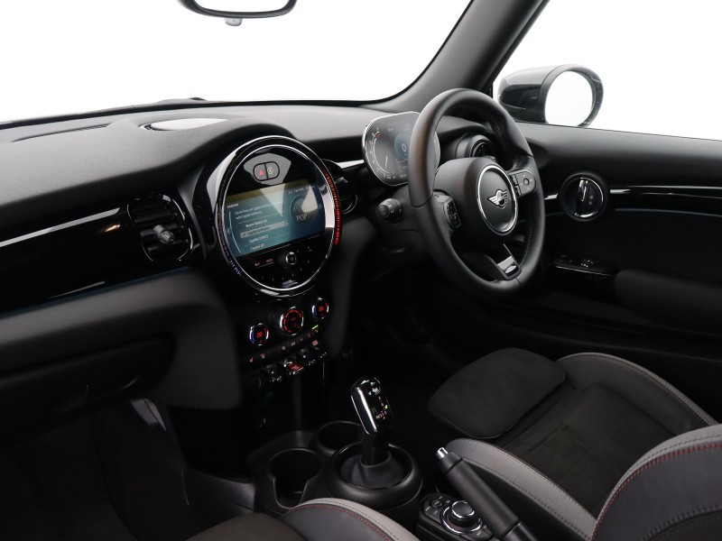 2024 (73) MINI HATCHBACK 1.5 Cooper Sport Premium 3dr Auto 5048209