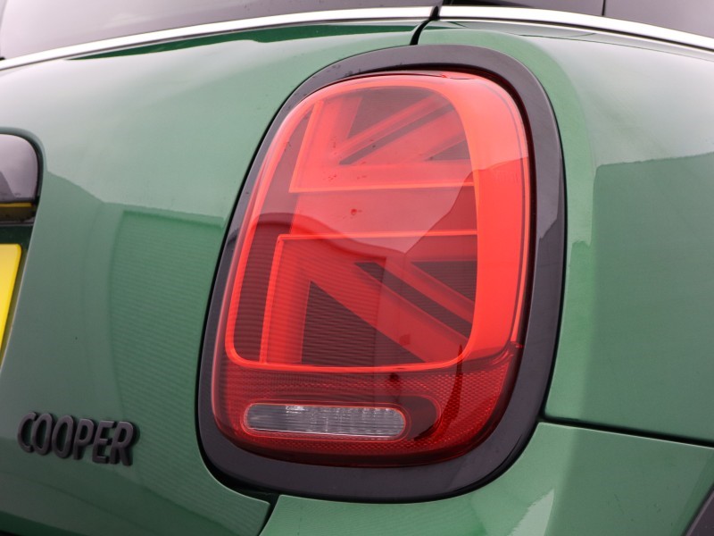 2024 (73) MINI HATCHBACK 1.5 Cooper Sport Premium 3dr Auto 5048190