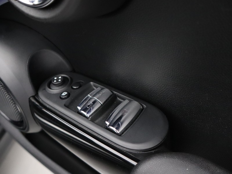 2024 (24) MINI CONVERTIBLE 1.5 Cooper Classic Premium 2dr Auto 5158007