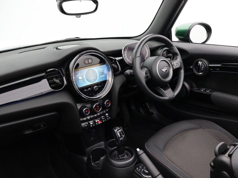 2024 (24) MINI CONVERTIBLE 1.5 Cooper Classic Premium 2dr Auto 5157994