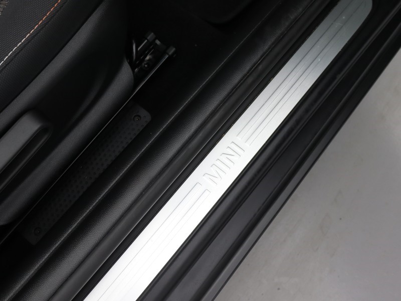 2024 (24) MINI CONVERTIBLE 1.5 Cooper Classic Premium 2dr Auto 5158005