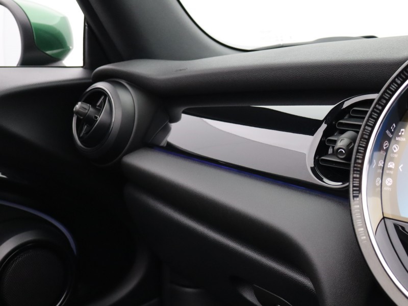 2024 (24) MINI CONVERTIBLE 1.5 Cooper Classic Premium 2dr Auto 5157998