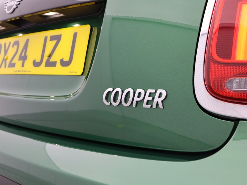 2024 (24) MINI CONVERTIBLE 1.5 Cooper Classic Premium 2dr Auto 5157979