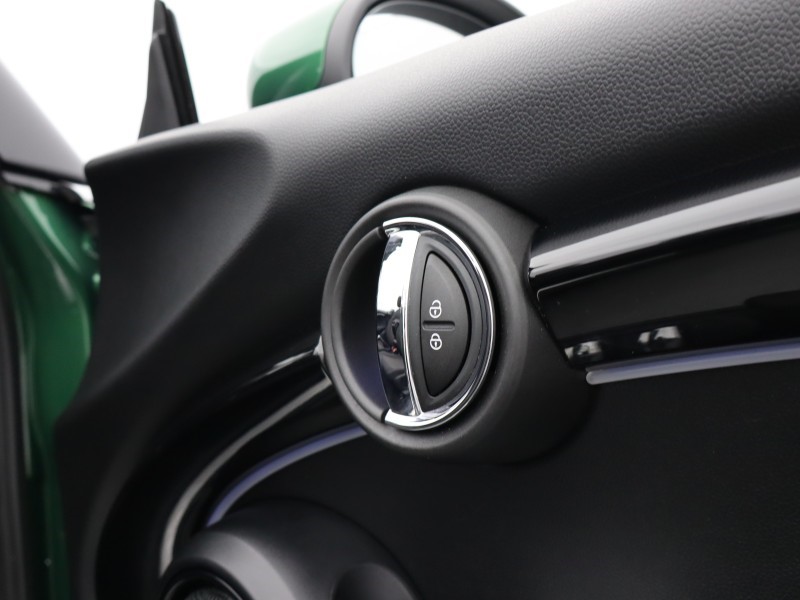 2024 (24) MINI CONVERTIBLE 1.5 Cooper Classic Premium 2dr Auto 5158006