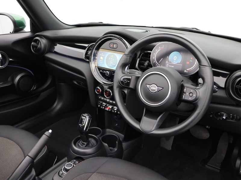 2024 (24) MINI CONVERTIBLE 1.5 Cooper Classic Premium 2dr Auto 5157993