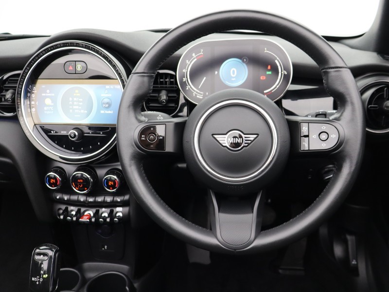2024 (24) MINI CONVERTIBLE 1.5 Cooper Classic Premium 2dr Auto 5157996