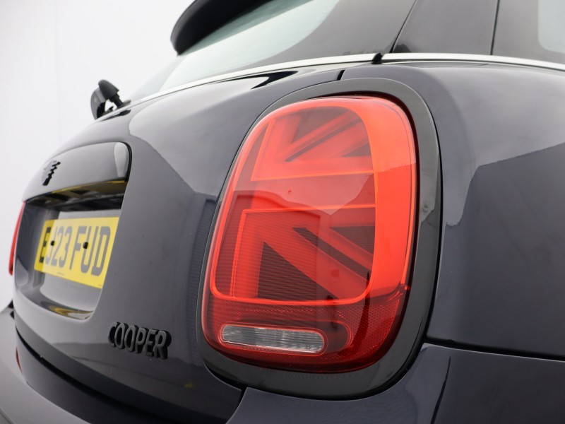 2023 (23) MINI HATCHBACK 1.5 Cooper Exclusive Premium 5dr Auto 5144411