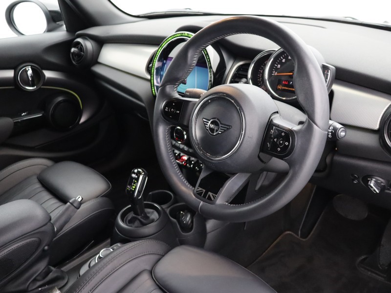 2022 (72) MINI HATCHBACK 1.5 Cooper Exclusive 5dr Auto 5138416