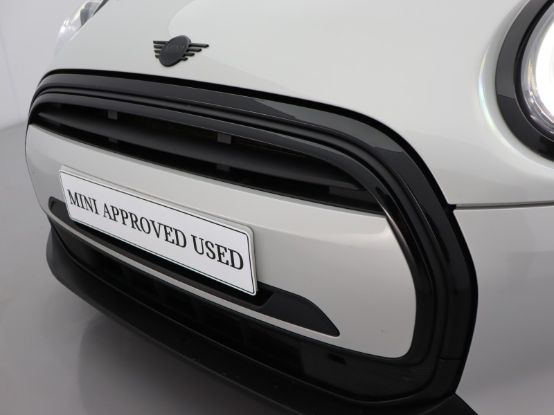 2022 (72) MINI HATCHBACK 1.5 Cooper Exclusive 5dr Auto 5138411