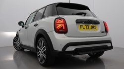 2022 (72) MINI HATCHBACK 1.5 Cooper Exclusive 5dr Auto 5138457