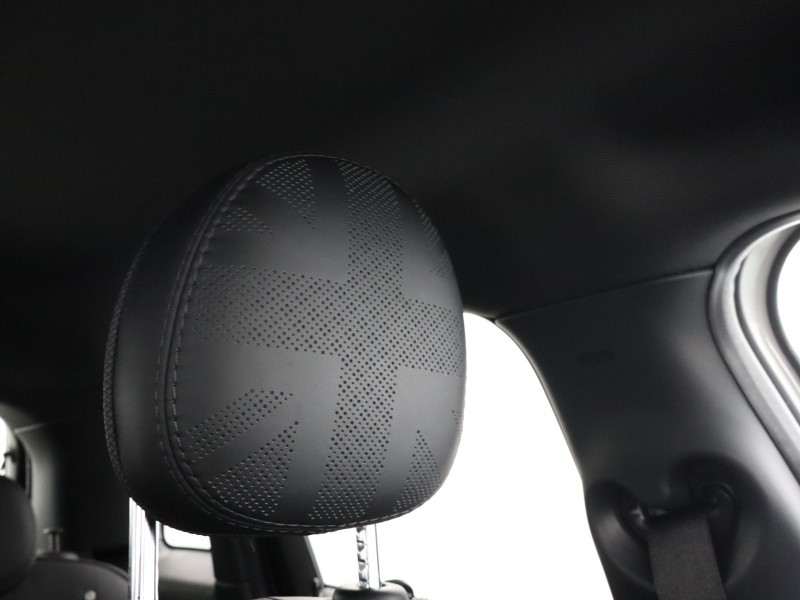 2022 (72) MINI HATCHBACK 1.5 Cooper Exclusive 5dr Auto 5138430