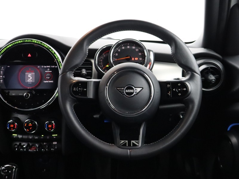 2022 (72) MINI HATCHBACK 1.5 Cooper Exclusive 5dr Auto 5138452